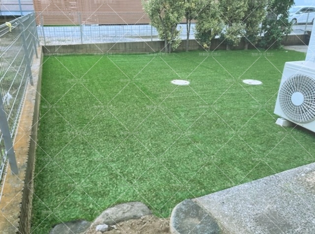 *人工芝を敷いた後の平塚市の庭リフォーム完成写真