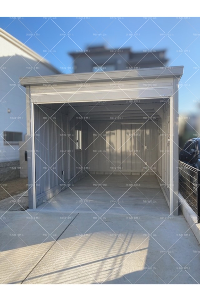 *土間コンクリート仕上げ後のイナバガレージ完成写真