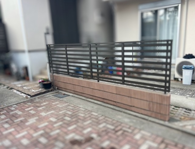 *平塚市で施工した駐車場のブロック・フェンス工事全景